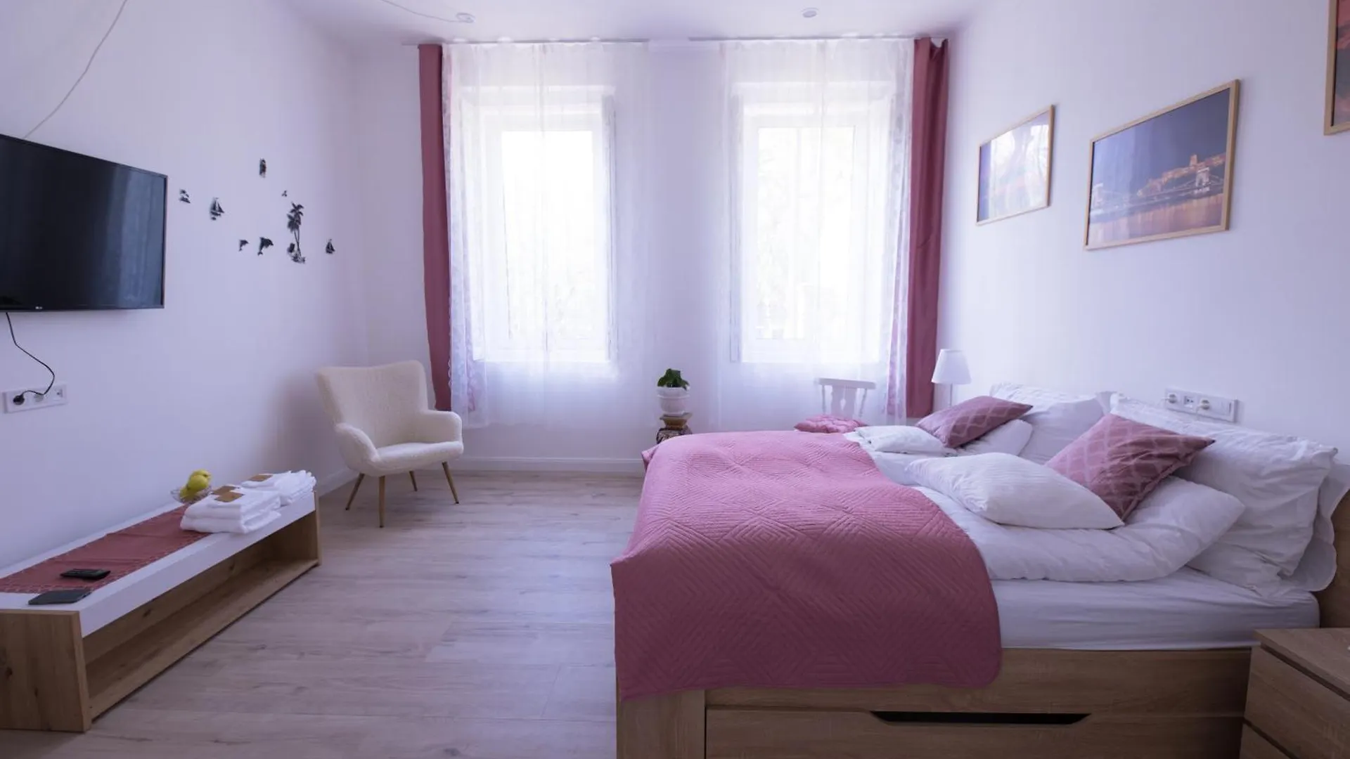 Wagner Villa 902 With Free Private Parking Budapest Guest house