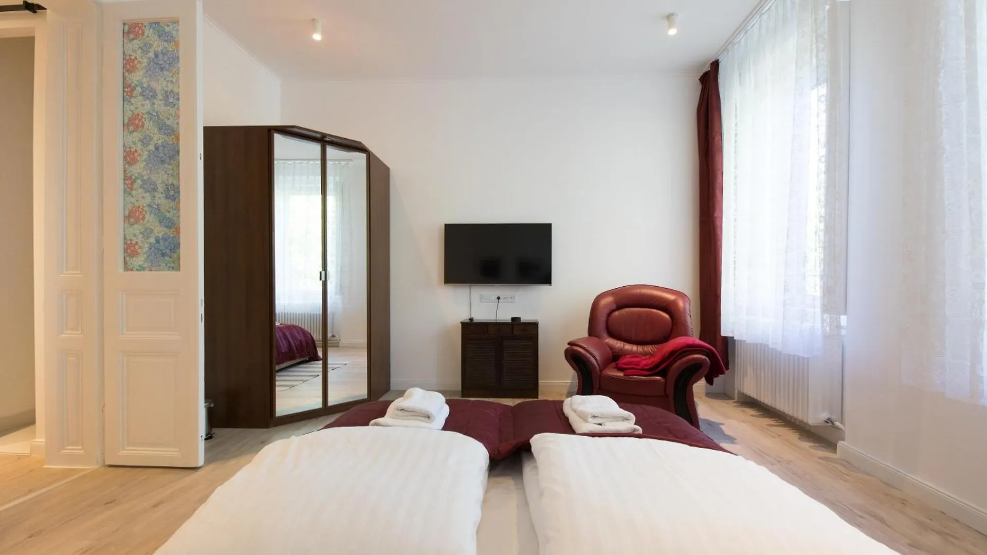 Guest house Wagner Villa 902 With Free Private Parking Budapest